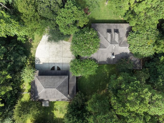 10034 Crestwater Circle, Magnolia, TX 77354