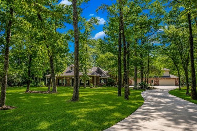 10034 Crestwater Circle, Magnolia, TX 77354