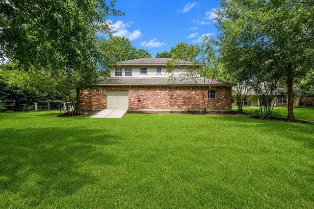 10034 Crestwater Circle, Magnolia, TX 77354