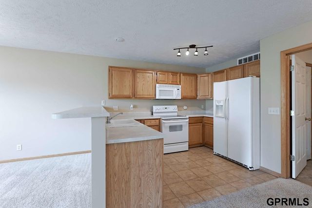 2048 Connor Place, Lincoln, NE 68505