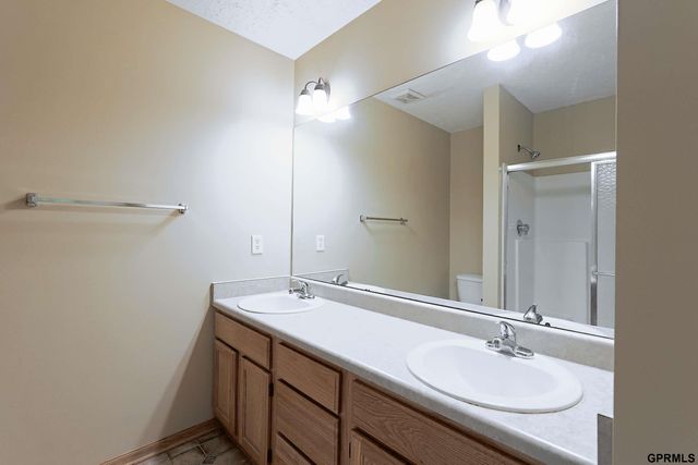 2048 Connor Place, Lincoln, NE 68505