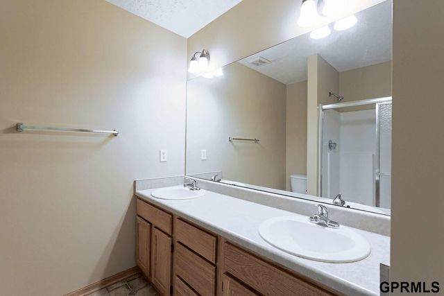 2048 Connor Place, Lincoln, NE 68505