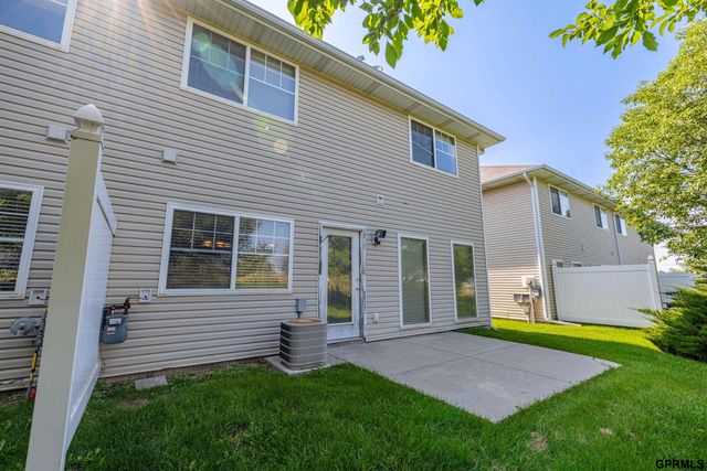 2048 Connor Place, Lincoln, NE 68505