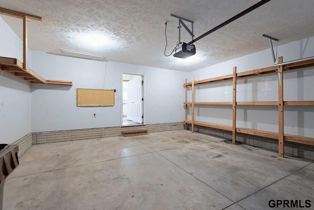 2048 Connor Place, Lincoln, NE 68505