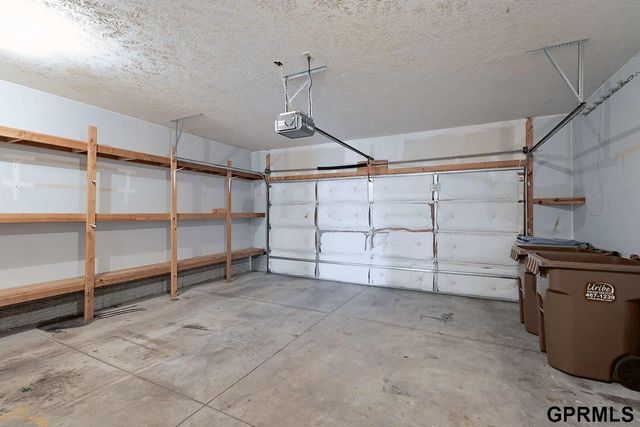 2048 Connor Place, Lincoln, NE 68505