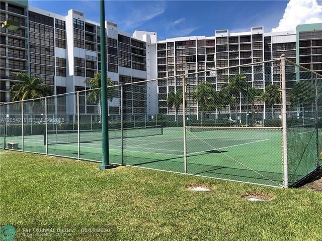 600 Parkview Drive 818, Hallandale Beach, FL 33009
