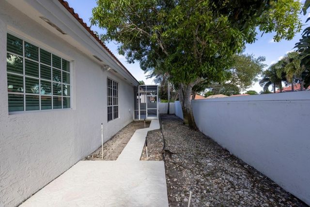 6391 NW 23rd Lane, Boca Raton, FL 33434