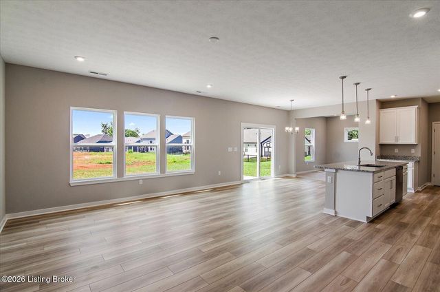 129 Sunflower Blvd, Mt Washington, KY 40047