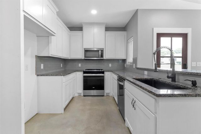 1313 S 5th Avenue 1313, Denison, TX 75021