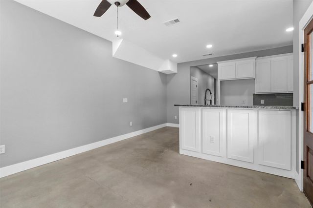 1313 S 5th Avenue 1313, Denison, TX 75021