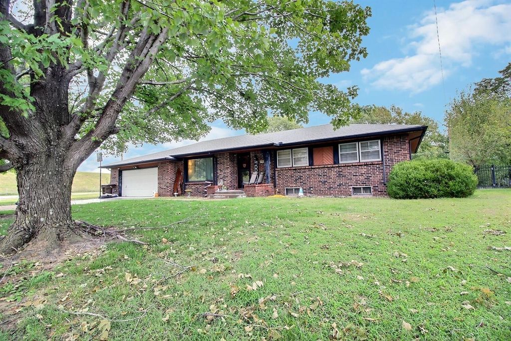 1752 N West Lynn, Wichita, KS 67212