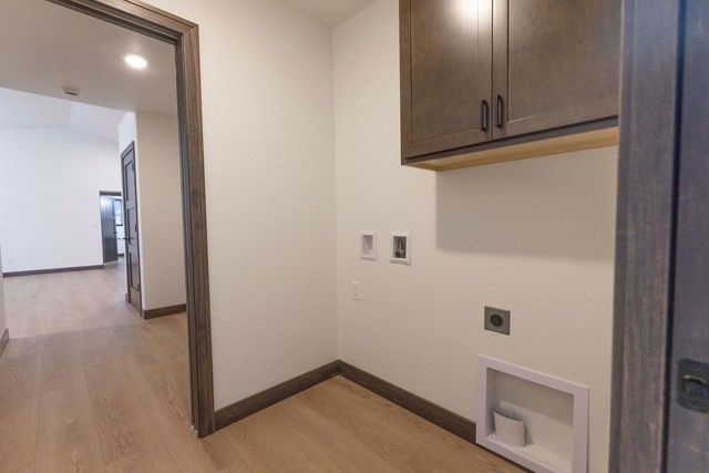 3701 WESTPOINT ROAD, Suamico, WI 54313