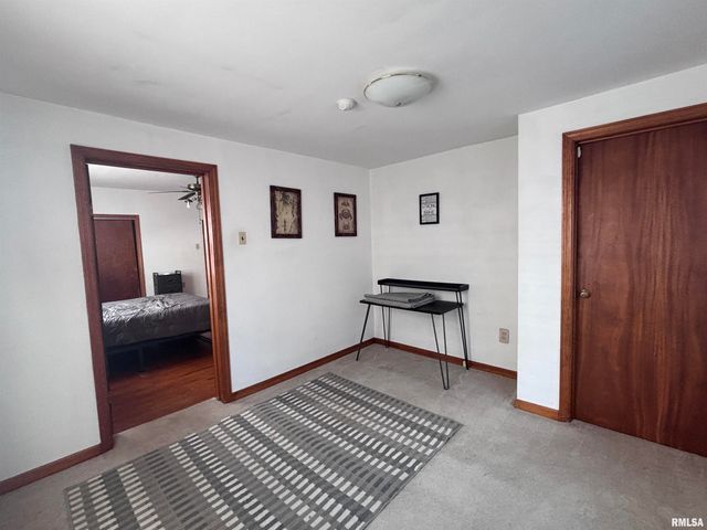 604 W MAPLE Avenue North, Springfield, IL 62702