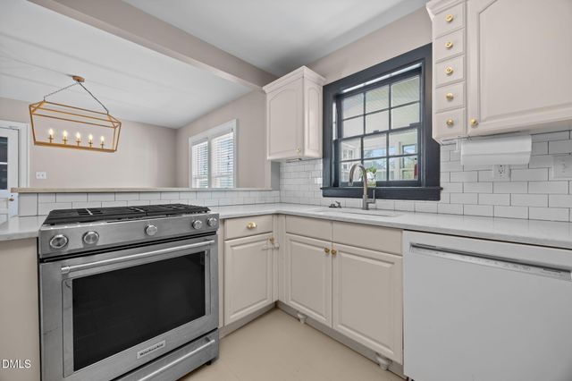 402 Westdale Place, Greensboro, NC 27403
