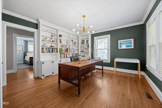 402 Westdale Place, Greensboro, NC 27403