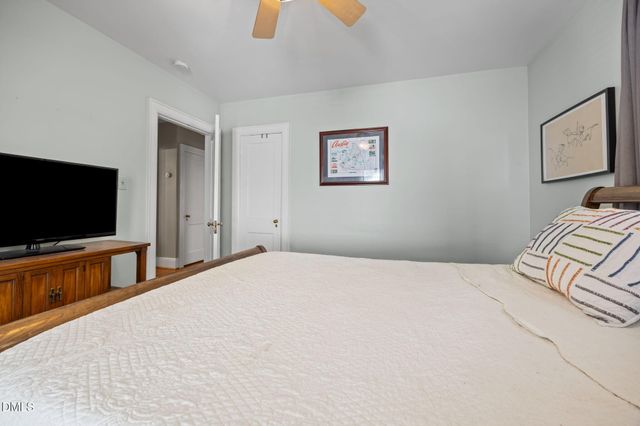 402 Westdale Place, Greensboro, NC 27403