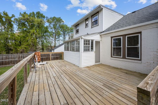 402 Westdale Place, Greensboro, NC 27403