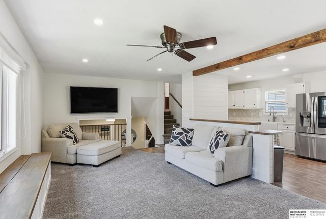 6405 Ponderosa Drive, Omaha, NE 68137