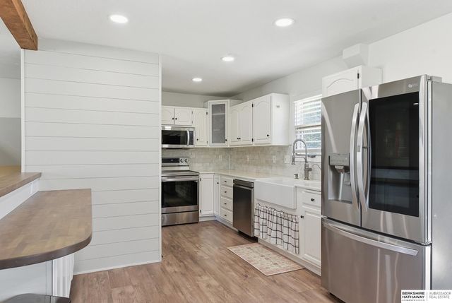6405 Ponderosa Drive, Omaha, NE 68137