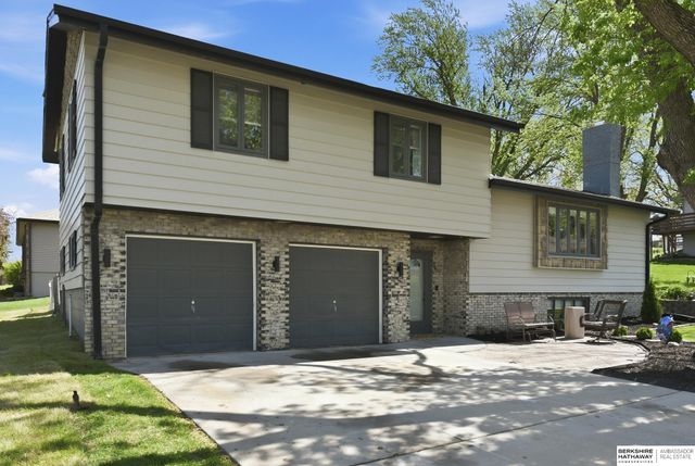 6405 Ponderosa Drive, Omaha, NE 68137