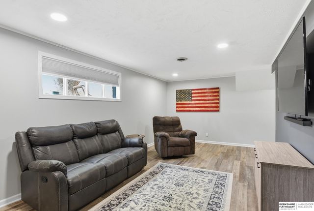 6405 Ponderosa Drive, Omaha, NE 68137