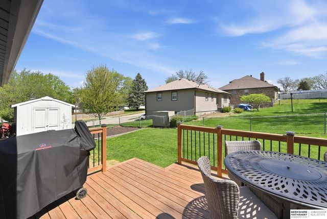 6405 Ponderosa Drive, Omaha, NE 68137