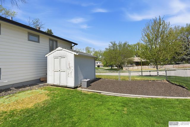 6405 Ponderosa Drive, Omaha, NE 68137