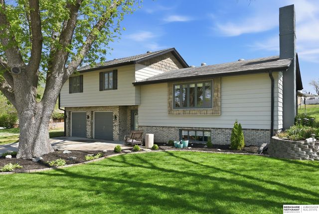 6405 Ponderosa Drive, Omaha, NE 68137