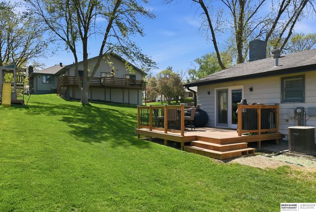 6405 Ponderosa Drive, Omaha, NE 68137