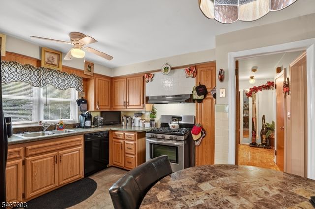30 Oakridge Rd, West Orange Twp., NJ 07052