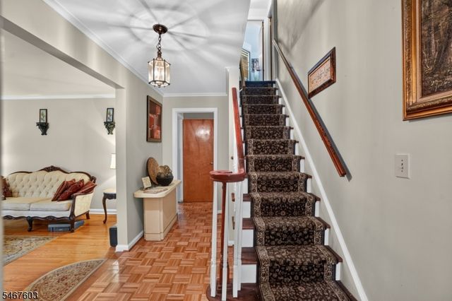 30 Oakridge Rd, West Orange Twp., NJ 07052