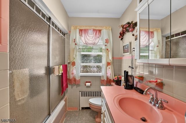 30 Oakridge Rd, West Orange Twp., NJ 07052