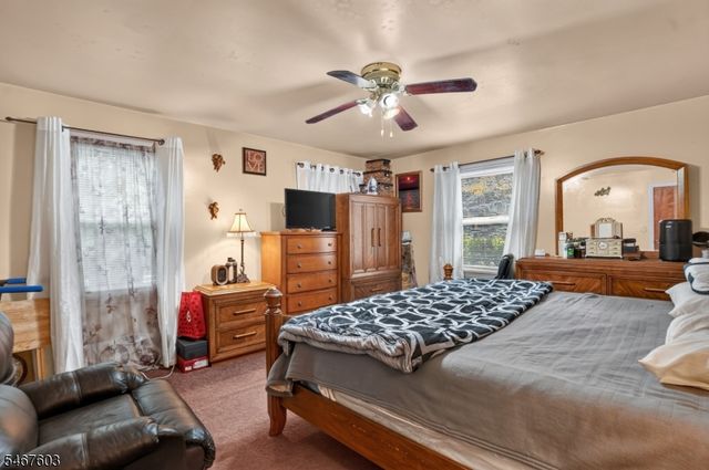 30 Oakridge Rd, West Orange Twp., NJ 07052