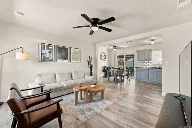 4806 Castle Brg, San Antonio, TX 78218