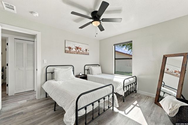 4806 Castle Brg, San Antonio, TX 78218