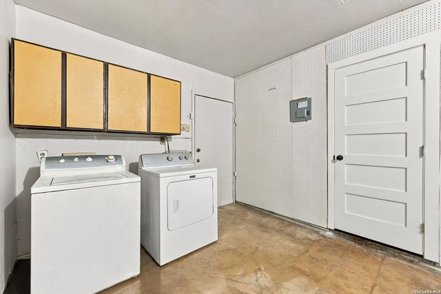 4806 Castle Brg, San Antonio, TX 78218