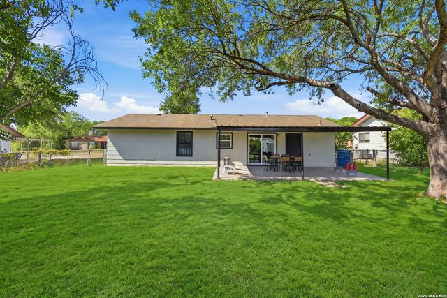 4806 Castle Brg, San Antonio, TX 78218