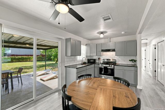 4806 Castle Brg, San Antonio, TX 78218