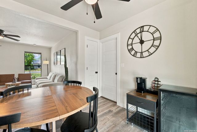 4806 Castle Brg, San Antonio, TX 78218