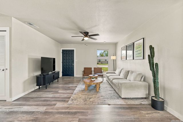 4806 Castle Brg, San Antonio, TX 78218