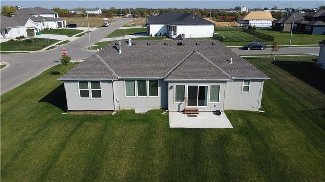 18804 Redbud Lane, Spring Hill, KS 66083