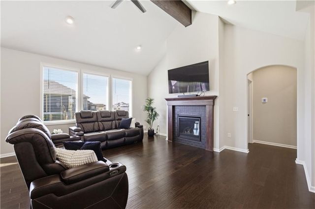 18804 Redbud Lane, Spring Hill, KS 66083