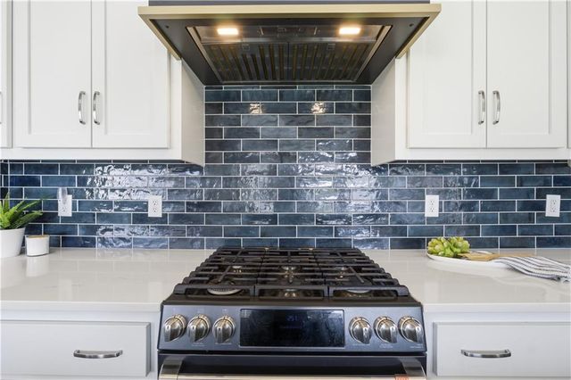 18804 Redbud Lane, Spring Hill, KS 66083