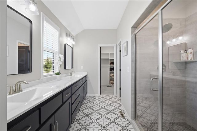 18804 Redbud Lane, Spring Hill, KS 66083