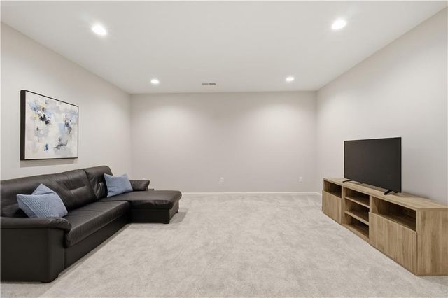 18804 Redbud Lane, Spring Hill, KS 66083