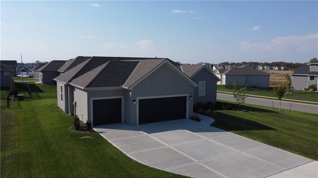18804 Redbud Lane, Spring Hill, KS 66083