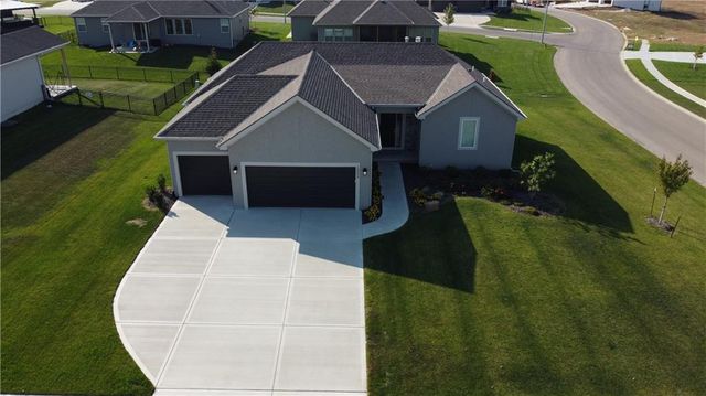 18804 Redbud Lane, Spring Hill, KS 66083