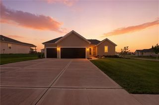 18804 Redbud Lane, Spring Hill, KS 66083