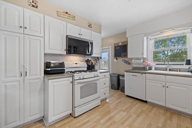 1909 47th AVENUE, Kenosha, WI 53144