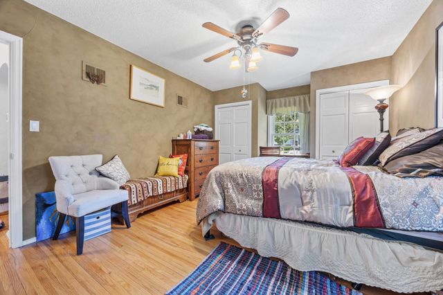 1439 10th Street S, Fargo, ND 58103